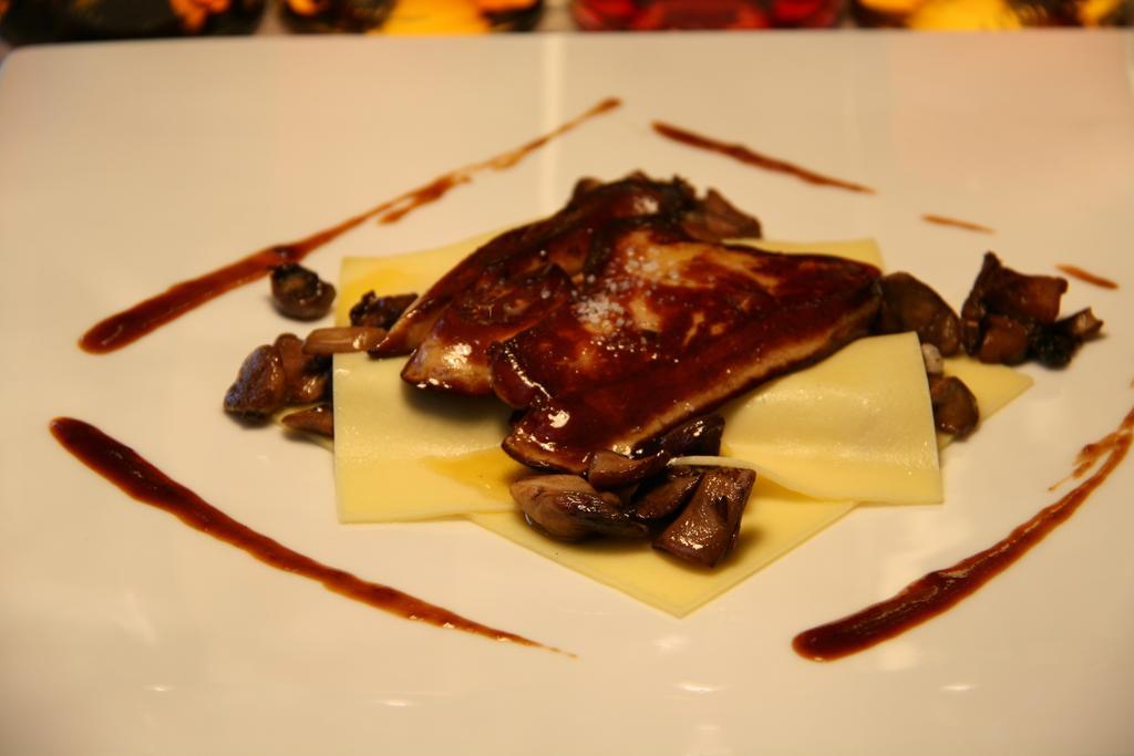 Logis Au Canard Gourmand Samatan Exterior foto